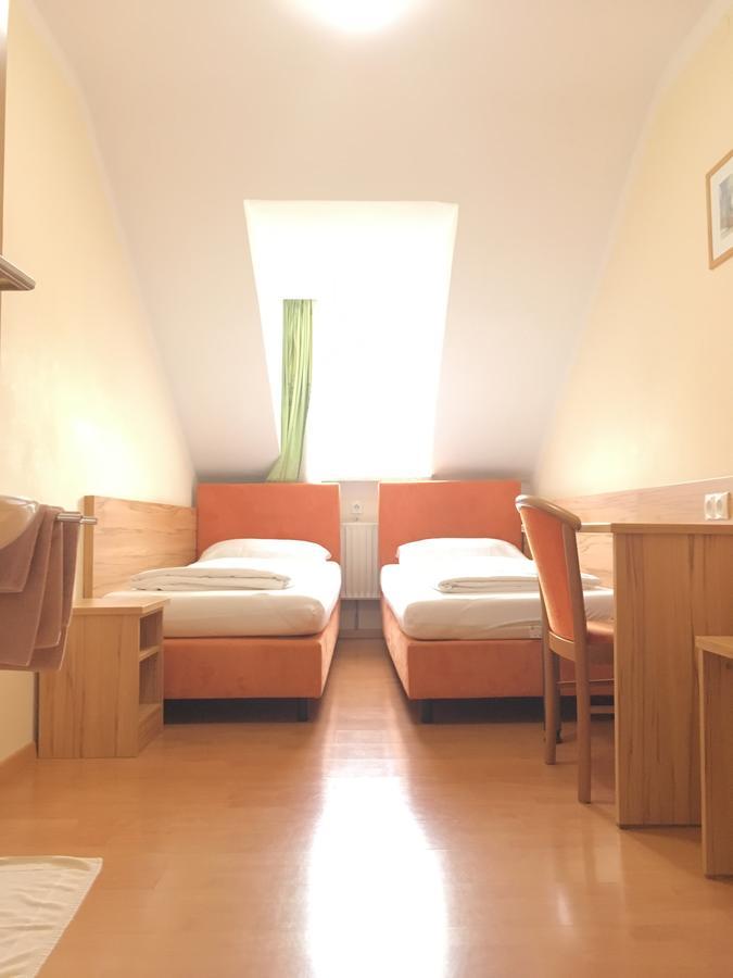 Pension Jahn Salzburg Exterior photo