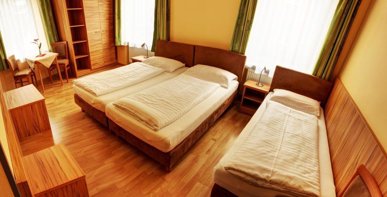Pension Jahn Salzburg Room photo