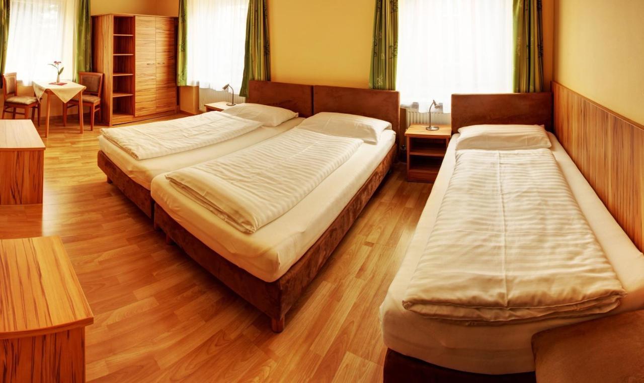 Pension Jahn Salzburg Room photo