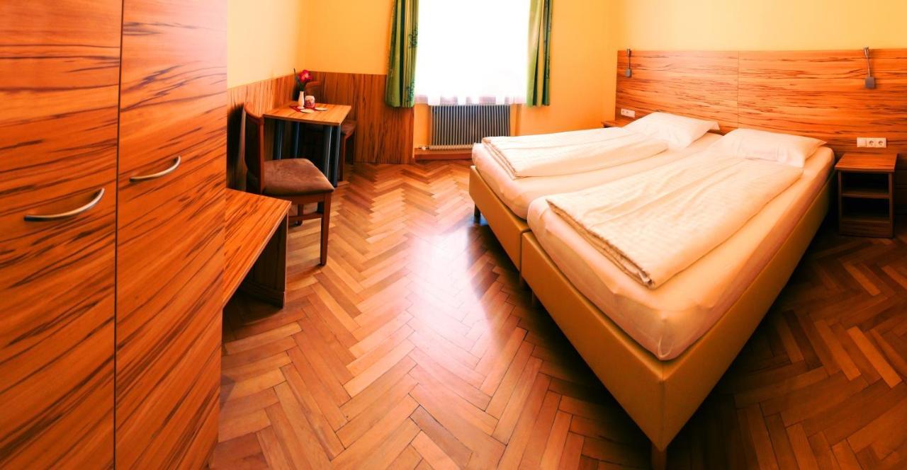 Pension Jahn Salzburg Room photo